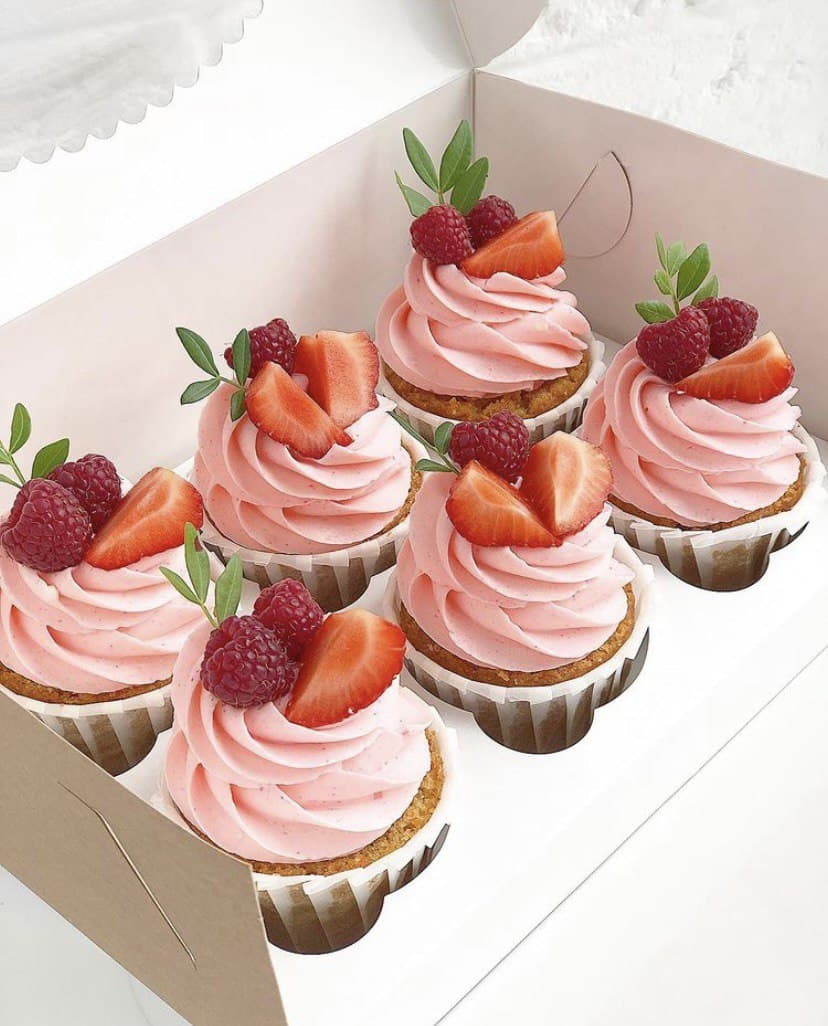 Капкейки с клубникой