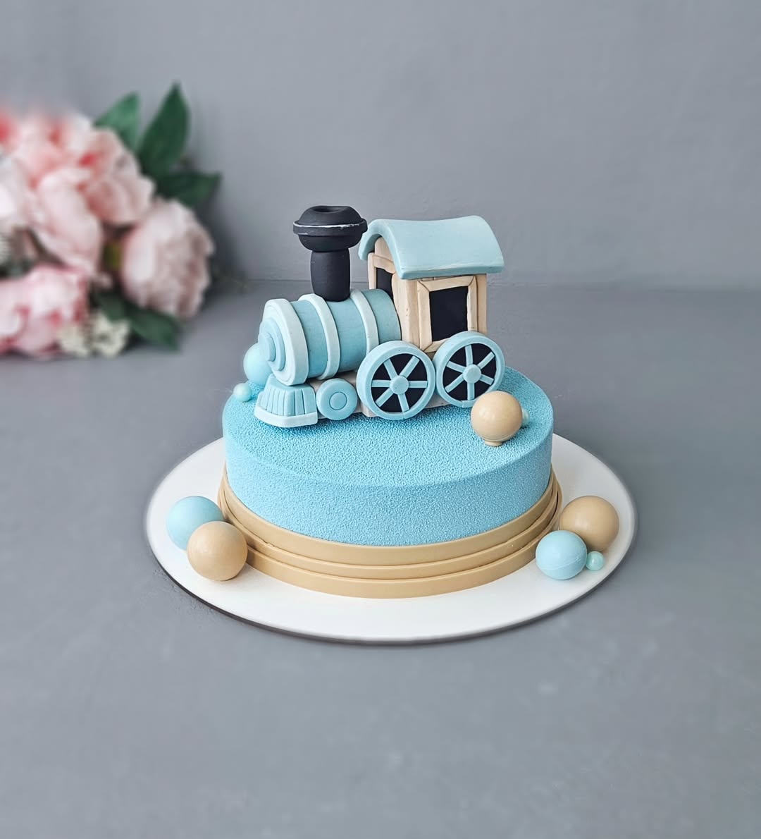 Муссовый торт с паровозиком