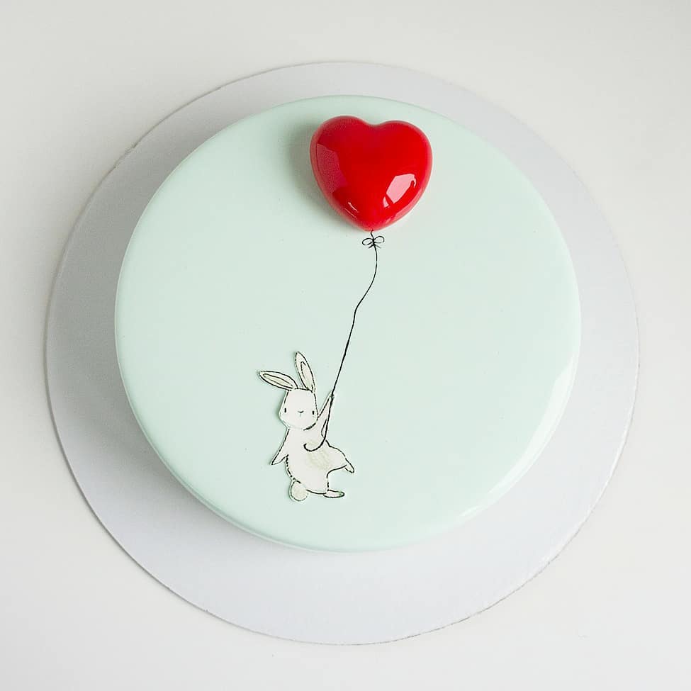 Муссовый торт зайчик с шариком