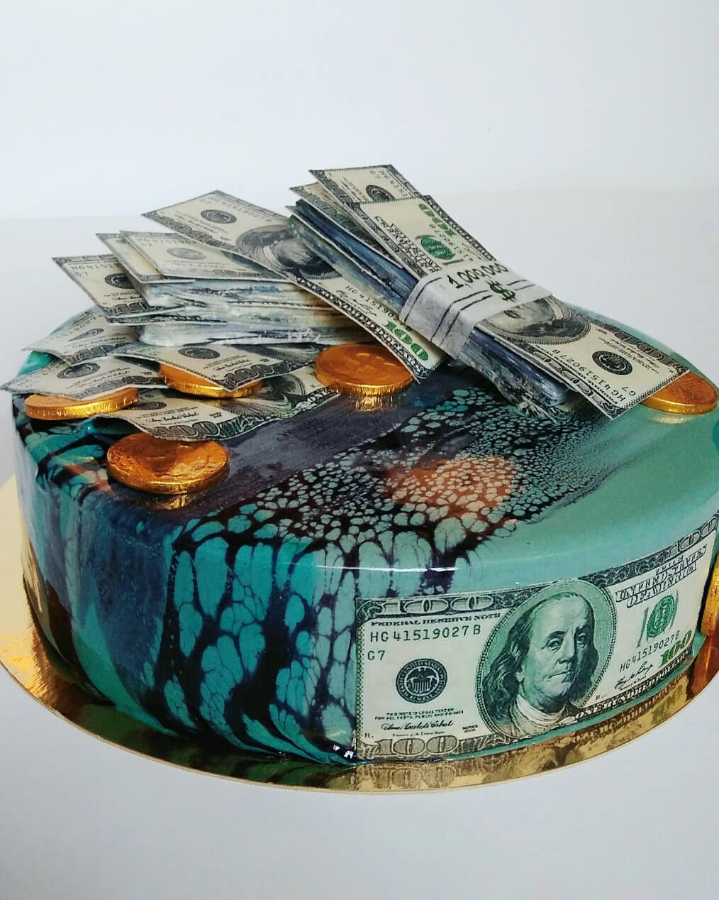 Муссовый торт с долларами