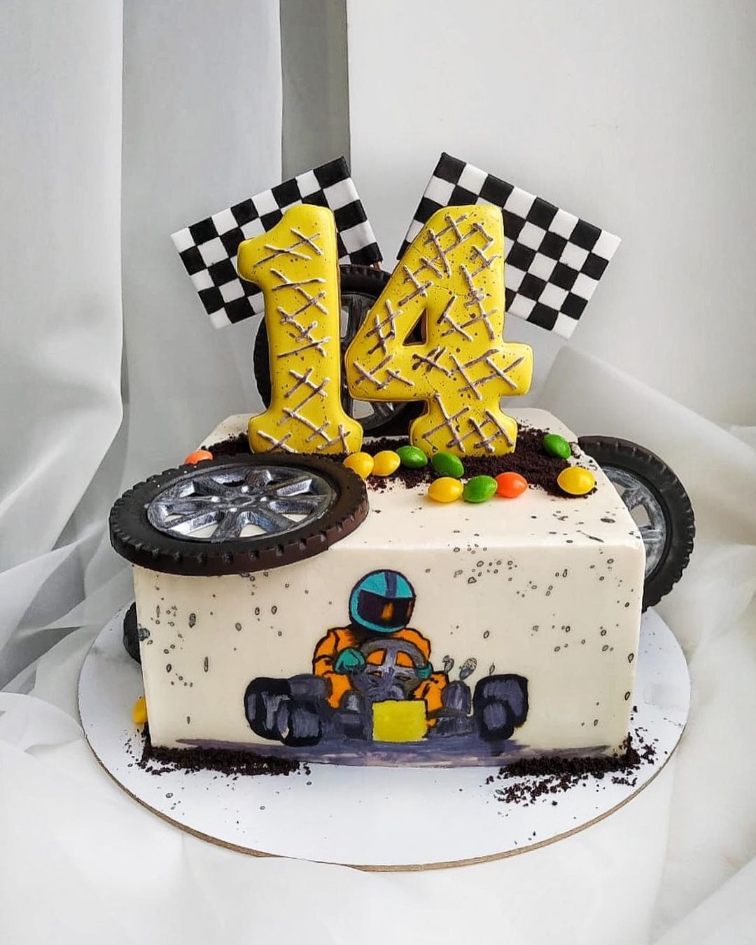 Торт для любителя гонок