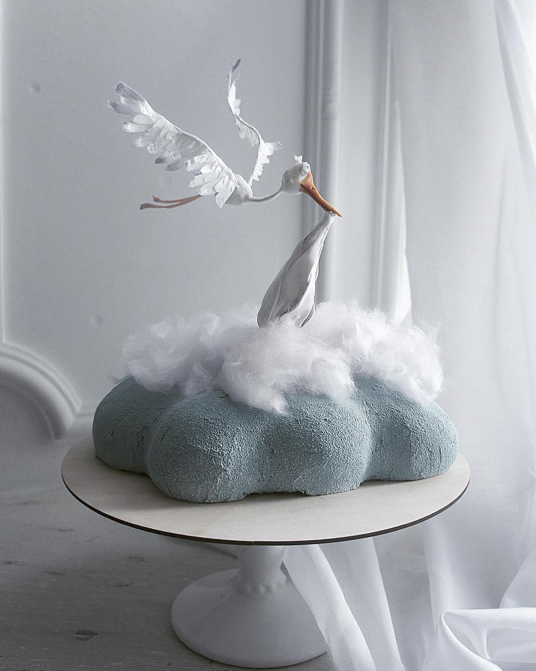 Торт с фигуркой аиста