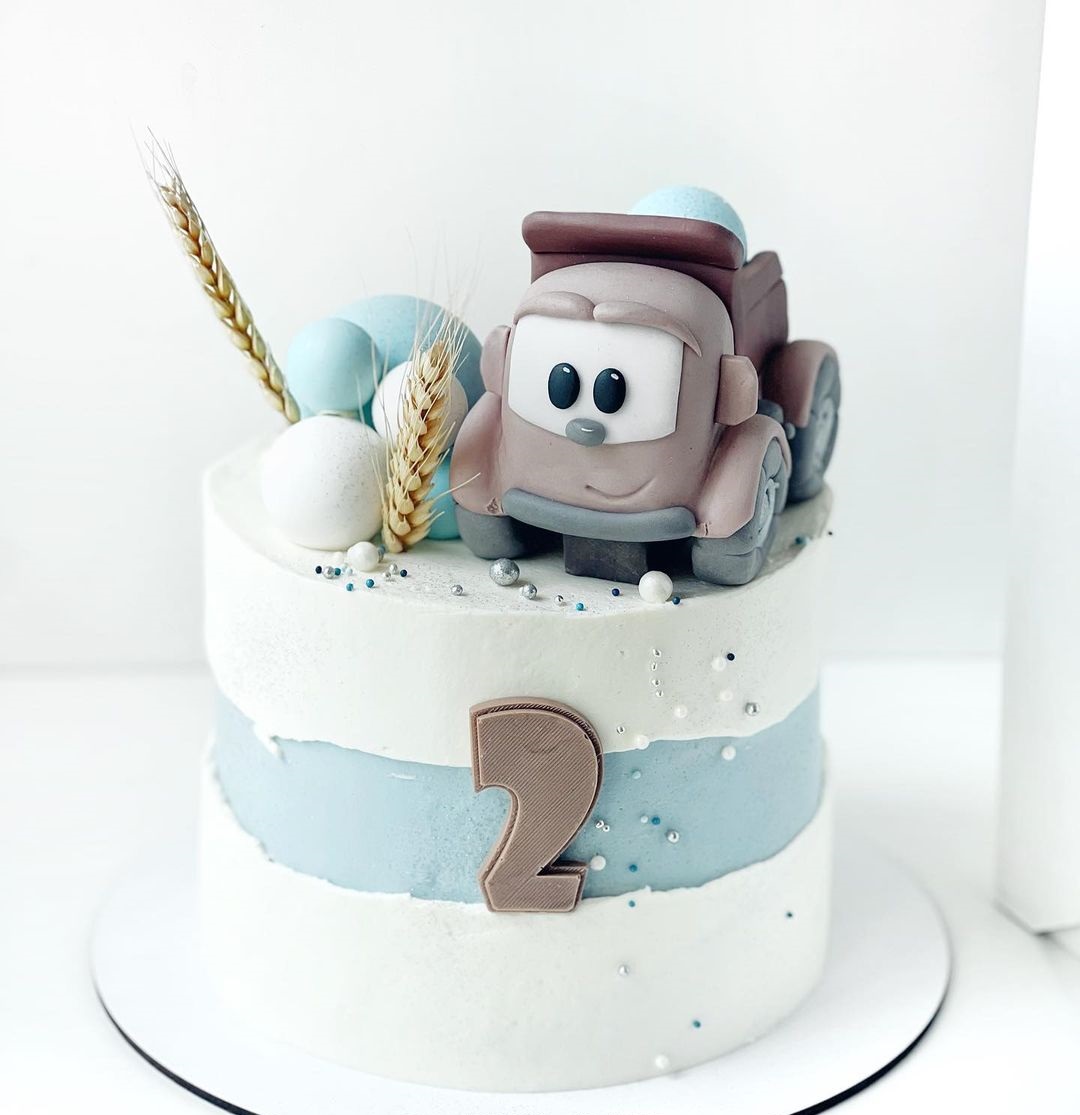 Торт для мальчика с машинкой
