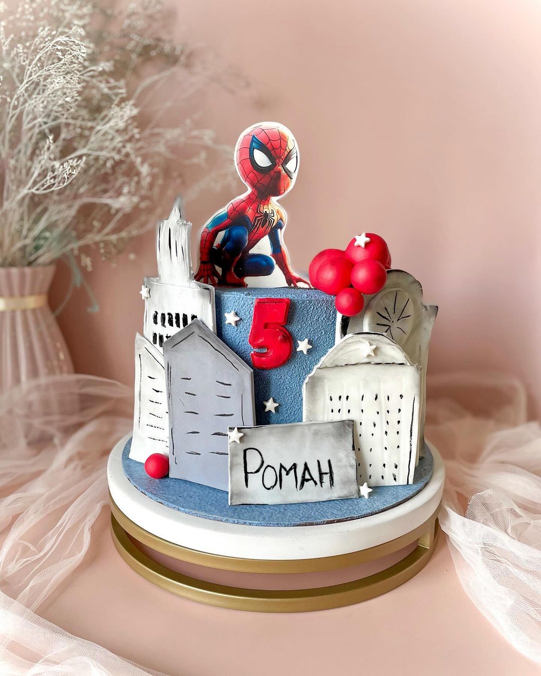 Торт с человеком пауком