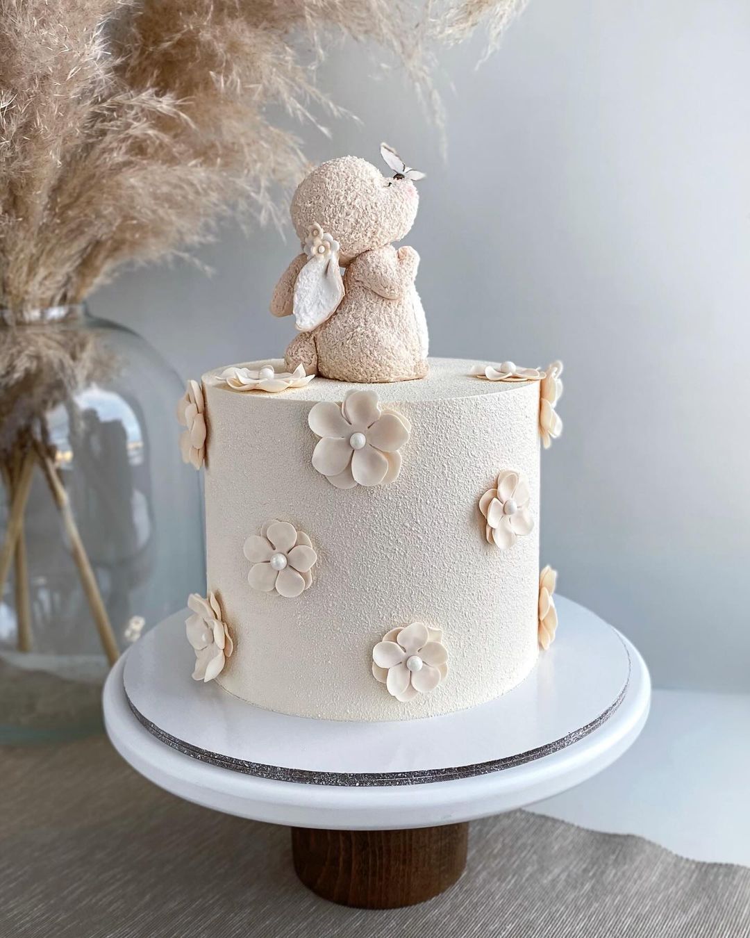 Торт с кроликом