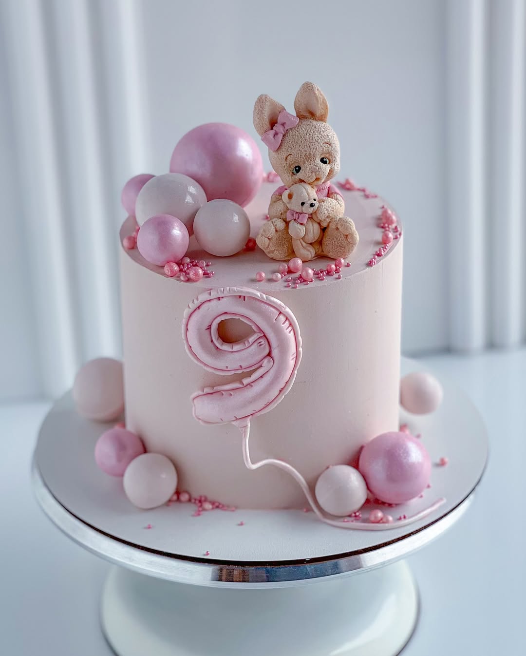 Розовый торт с цифрой