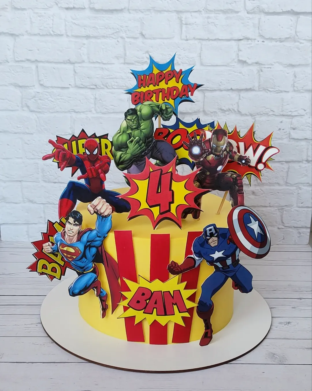Торт с героями Marvel и DC