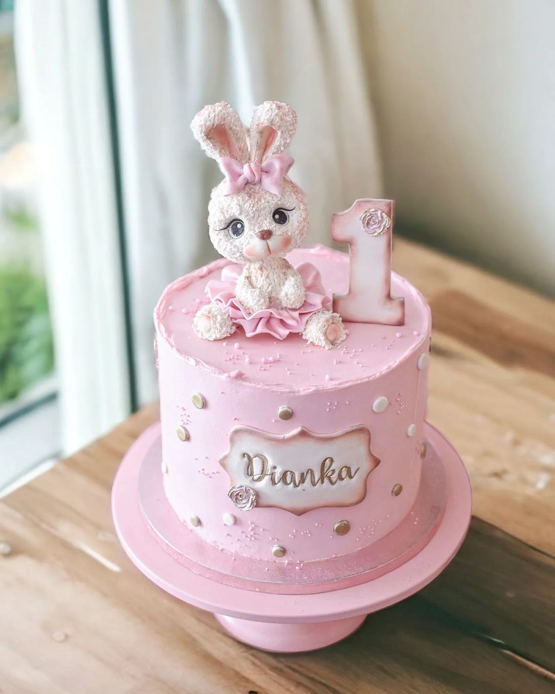 Торт с зайкой на 1 год девочке