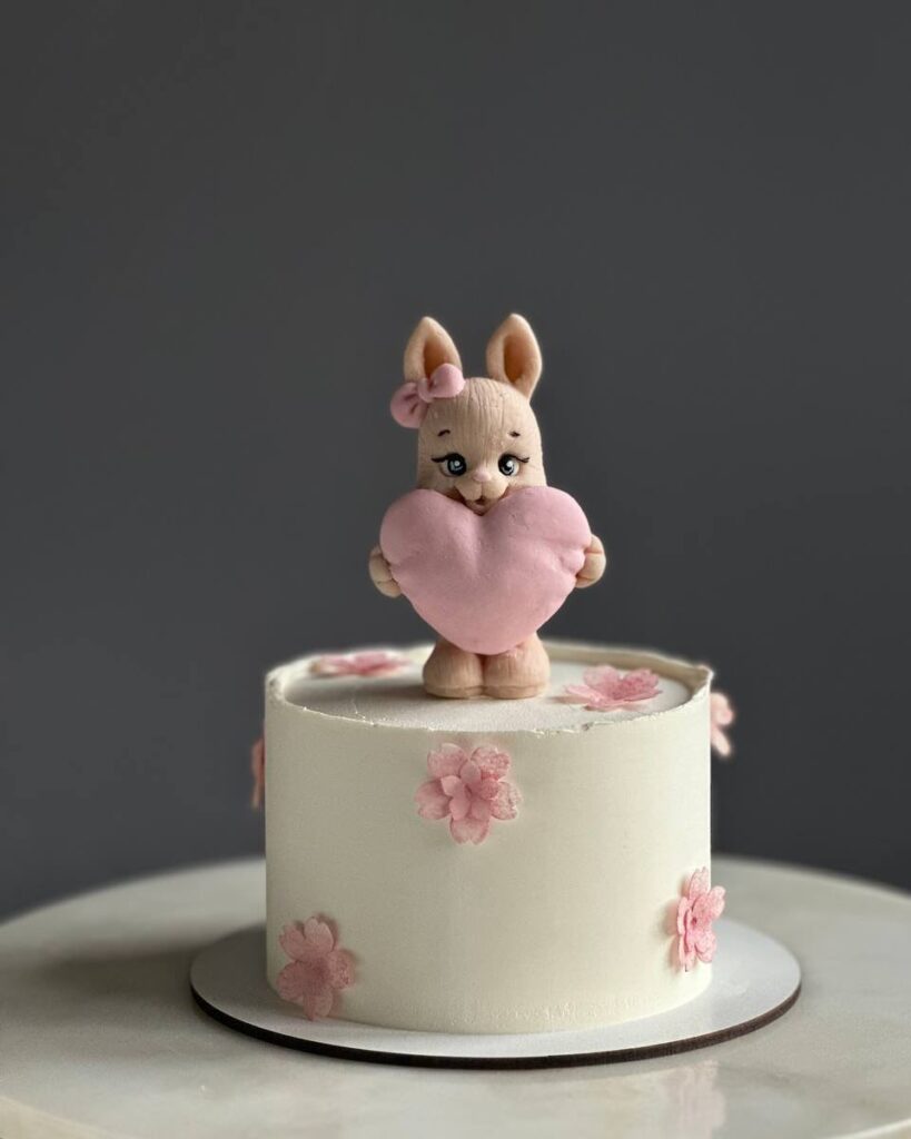 Торт зайчик с сердечком