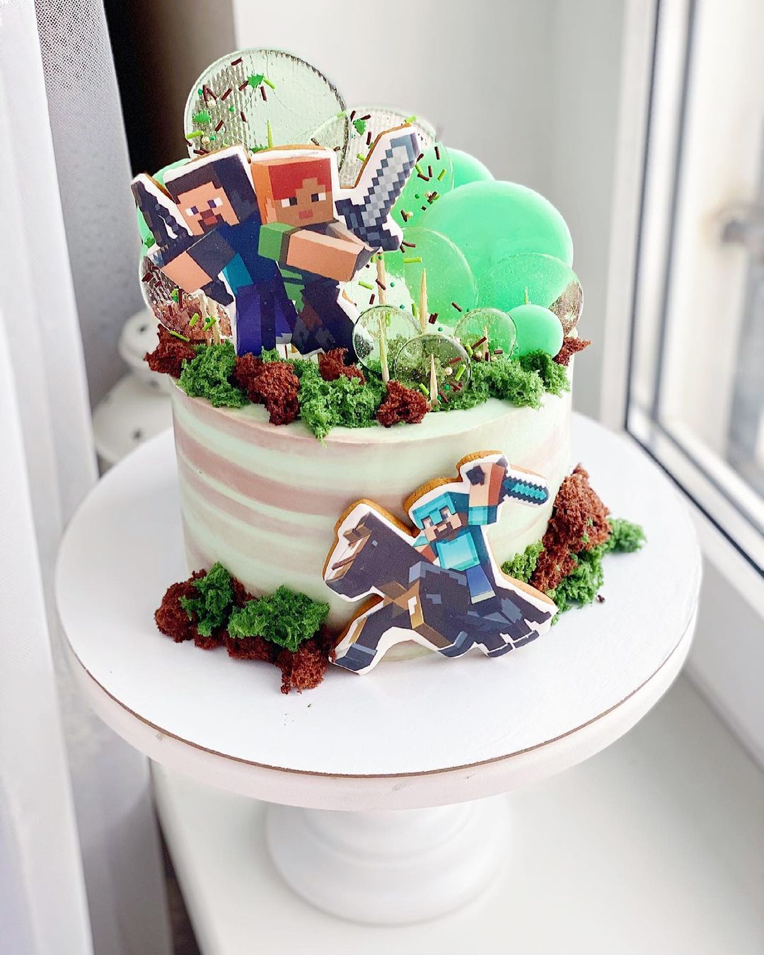 Торт по мотивам игры "Майнкрафт"