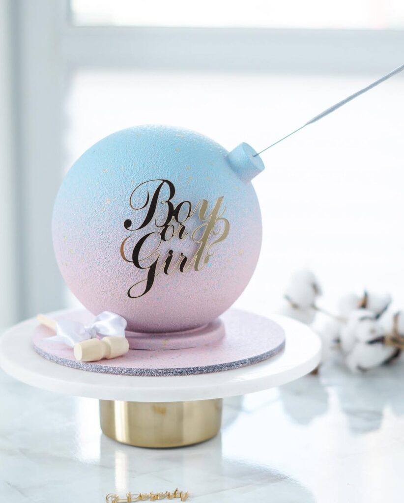 Торт бомбочка на гендер пати