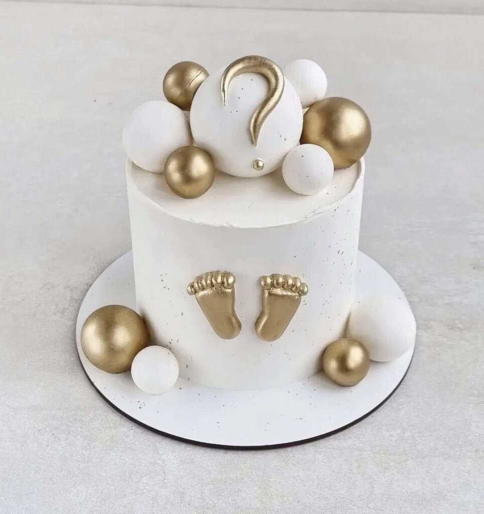 Торт на гендер пати со следами малыша