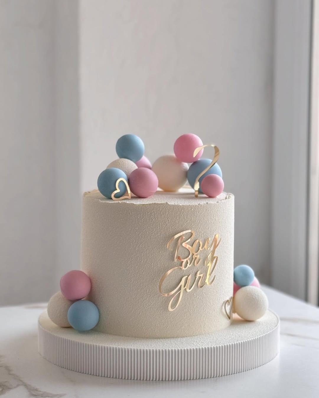 Торт на гендер пати с топпером