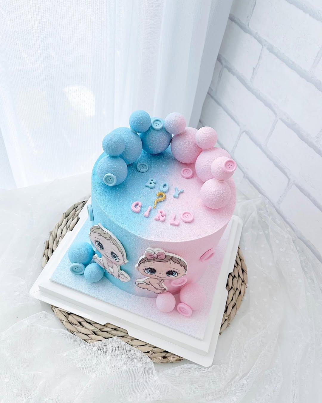Торт на гендер пати с пупсиками