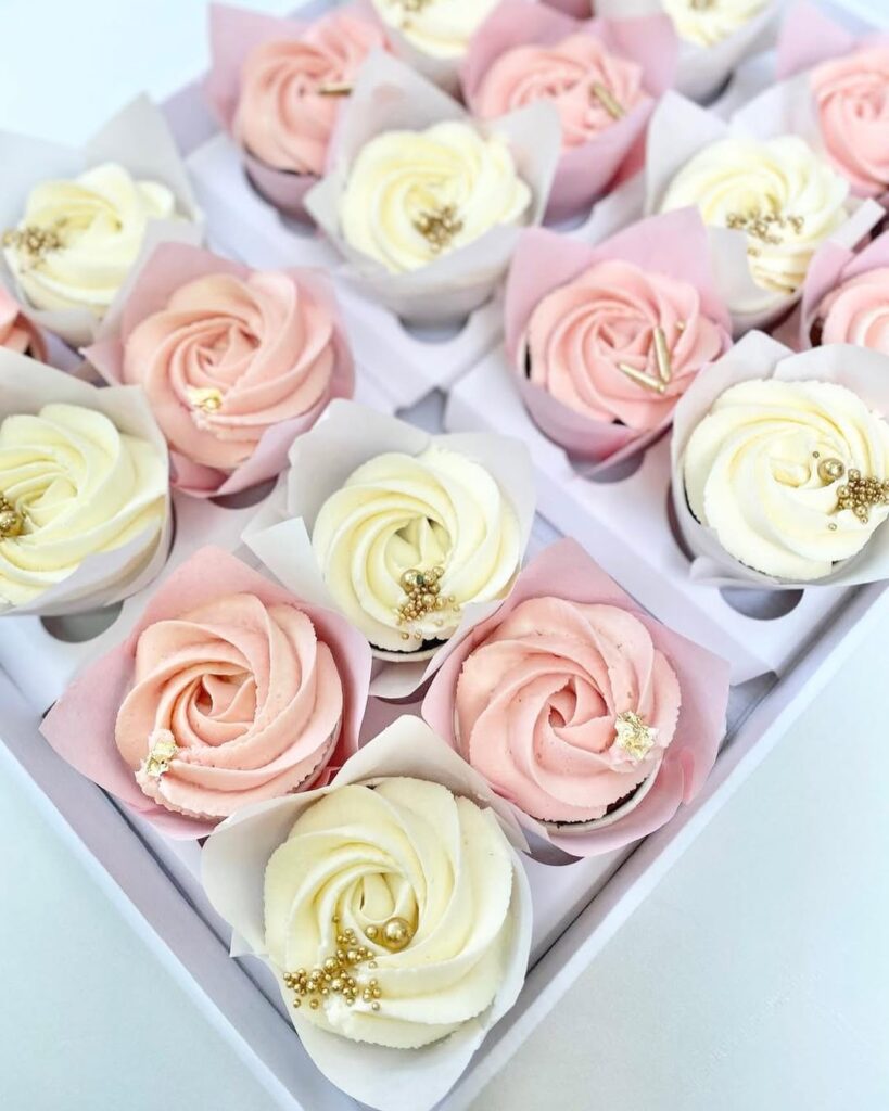 Капкейки украшенные кремом