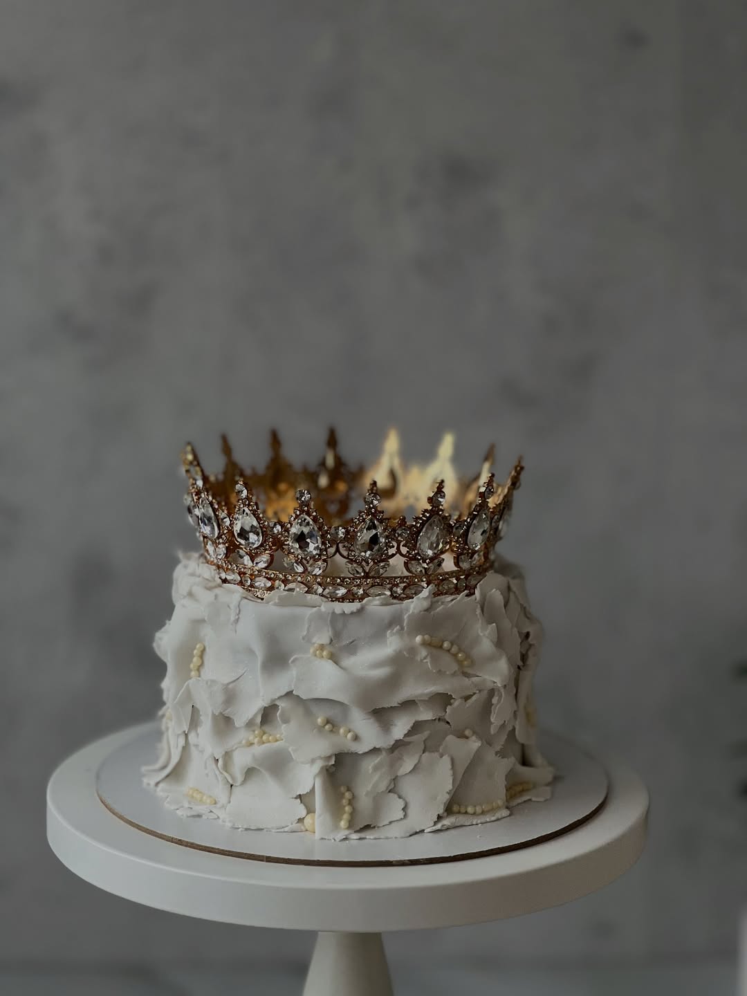 Торт женский с короной