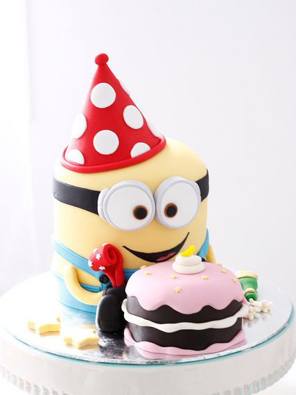 Торт в виде миньона