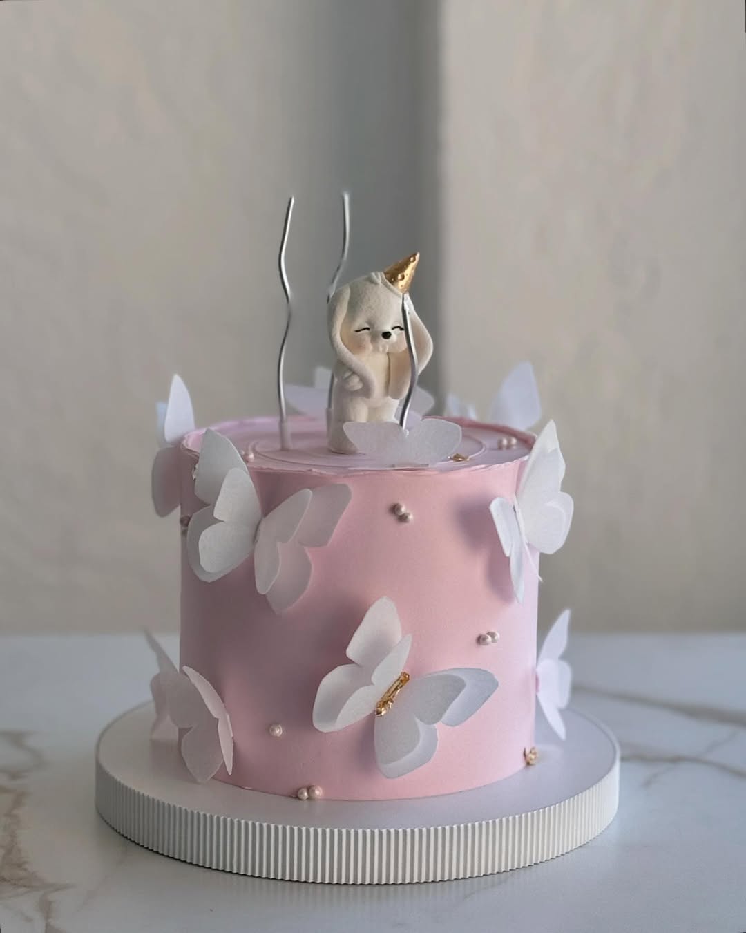 Торт для девочки с зайчиком