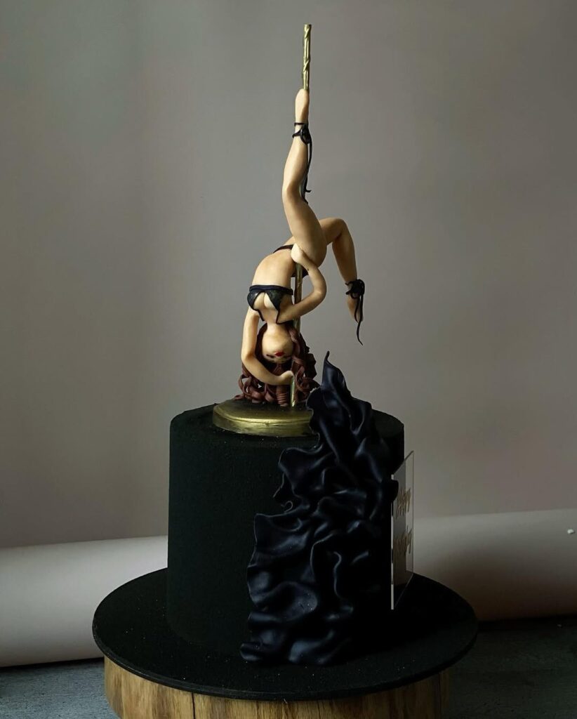 Торт девушка с шестом