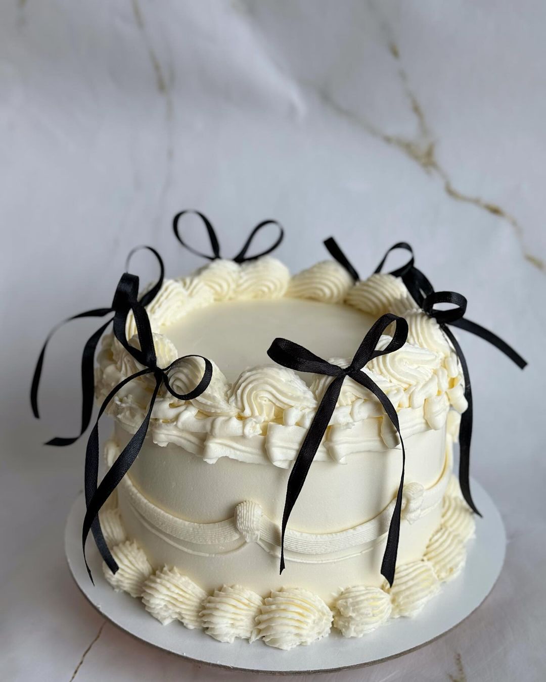 Белый кремовый торт