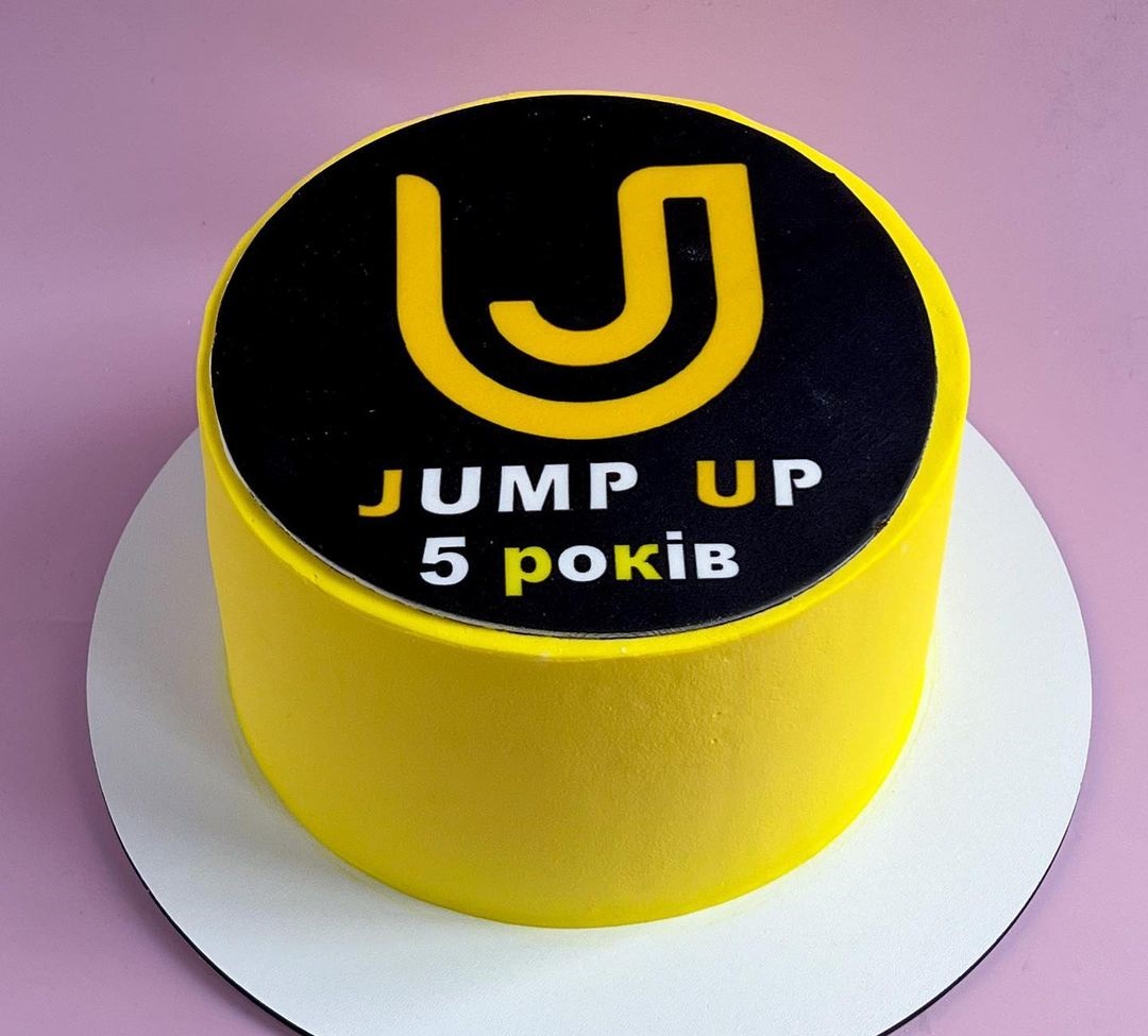 Корпоративный торт на 5 лет компании