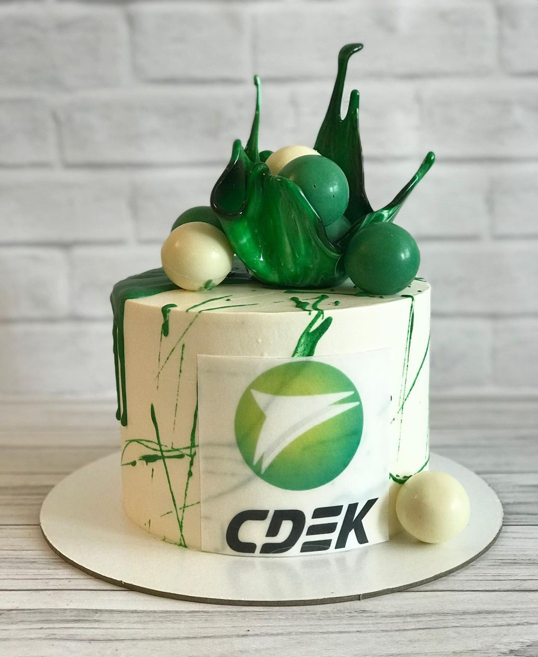 Корпоративный торт для компании "CDEK"