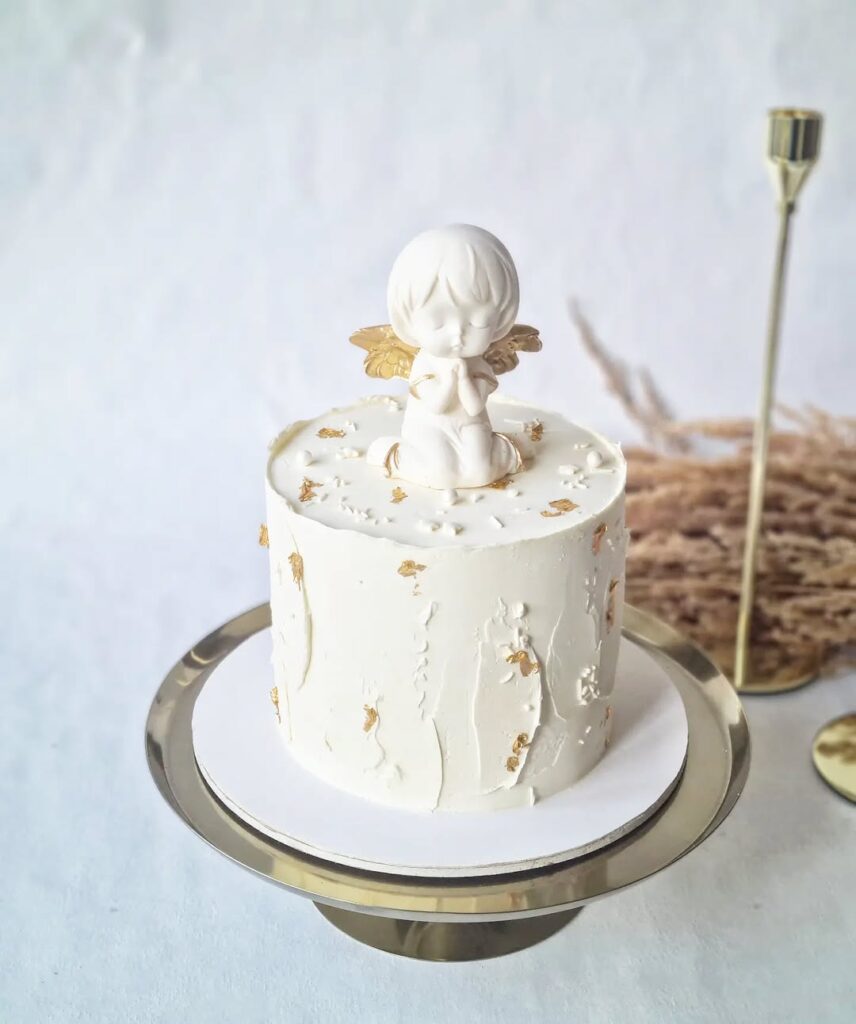 Торт с ангелочком на крестины