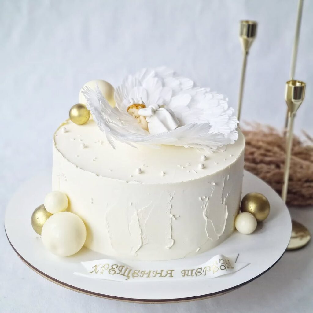 Кремовый торт на крестины