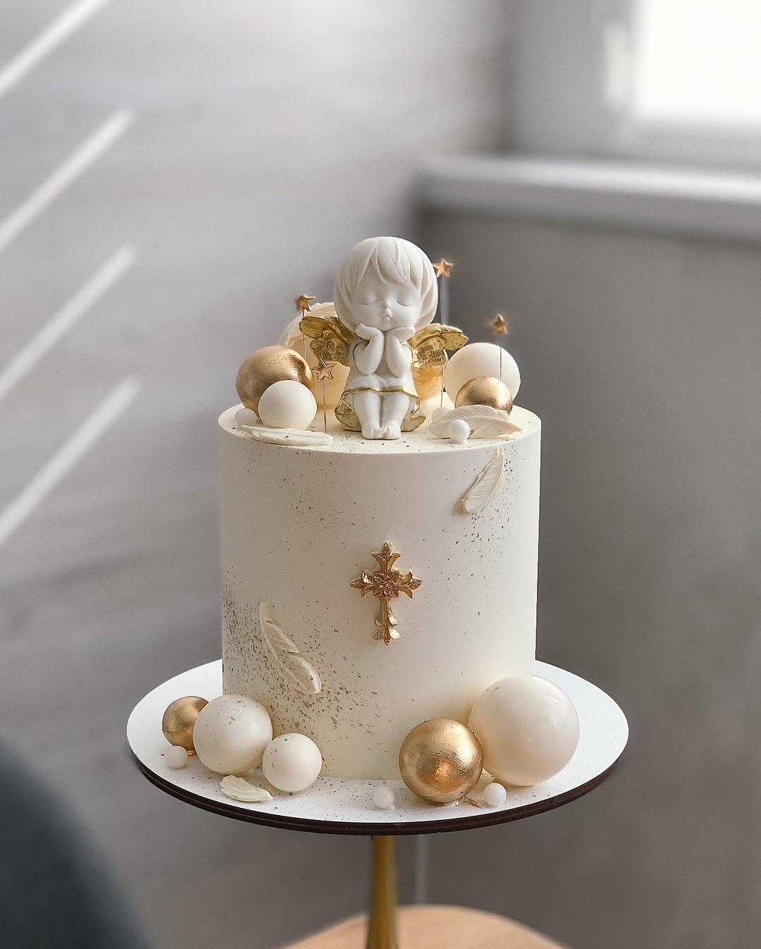 Торт на крещение с крестиком