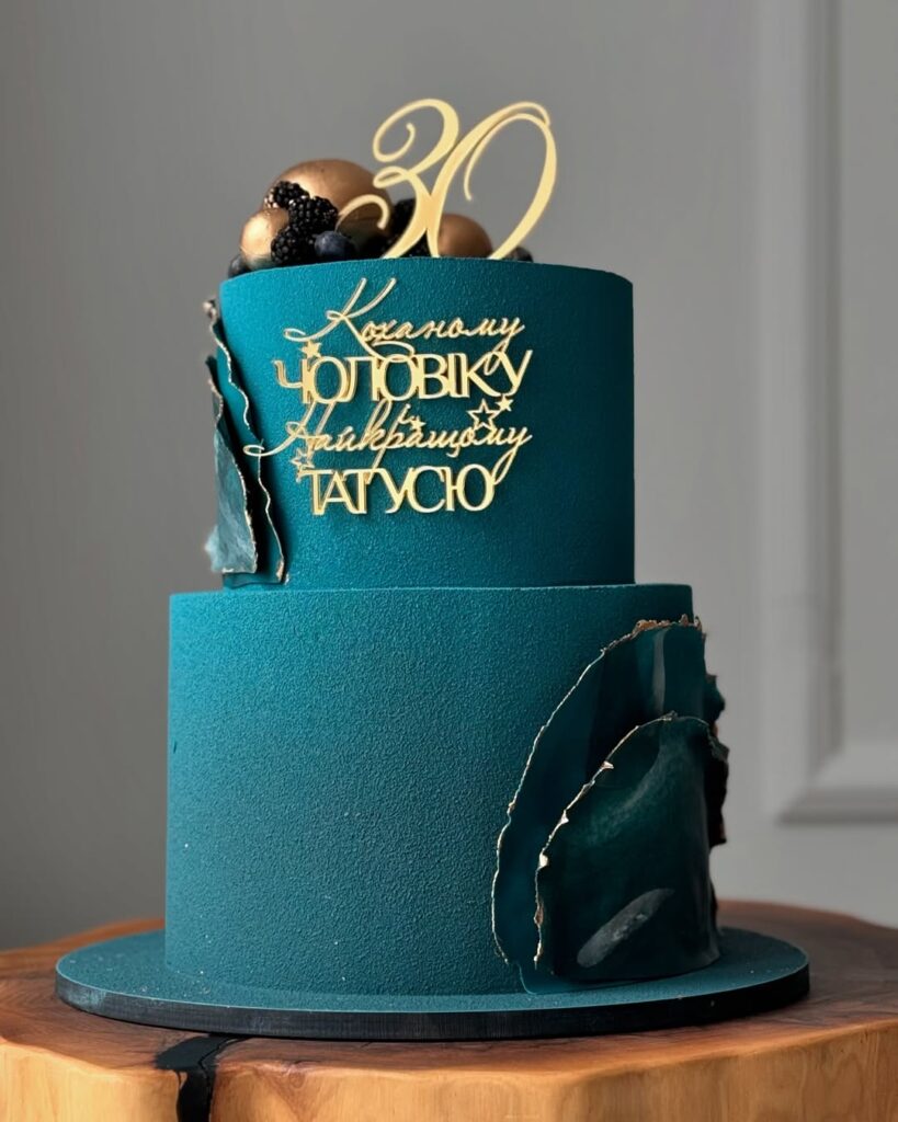 Двухъярусный торт на 30 лет мужчине