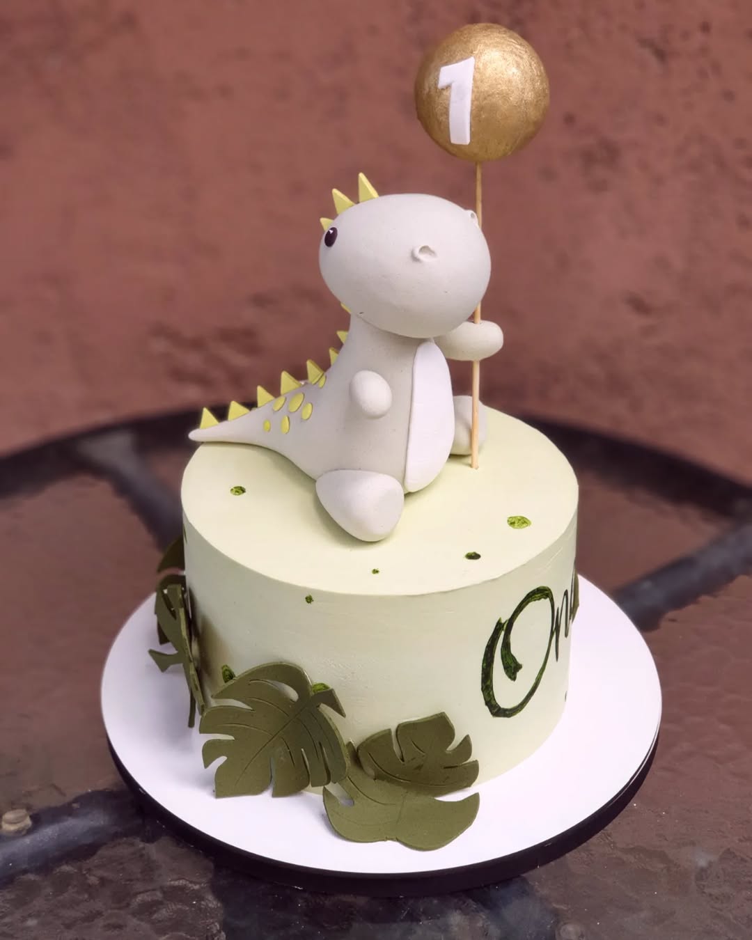 Торт с дракончиком