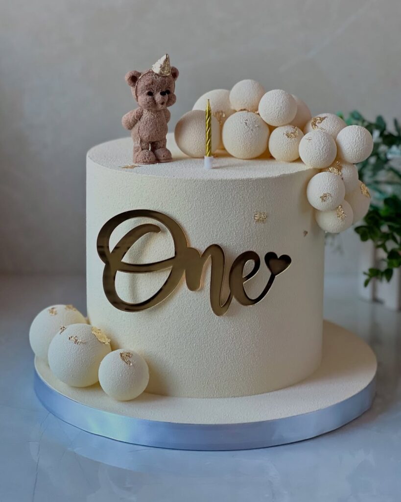 Торт на 1 год с мишкой