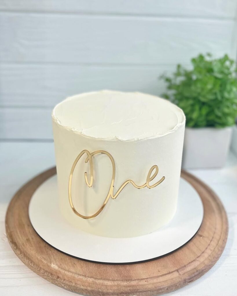 Торт с топпером One