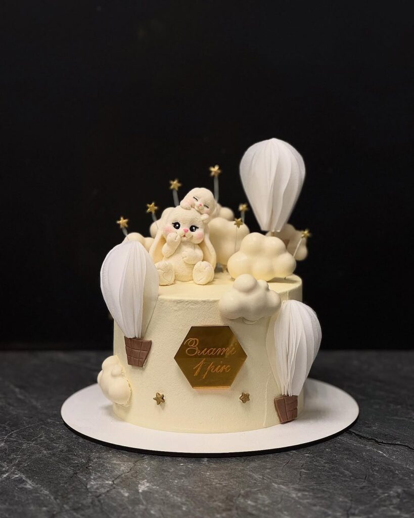 Торт на рік хлопчику із зайчиками