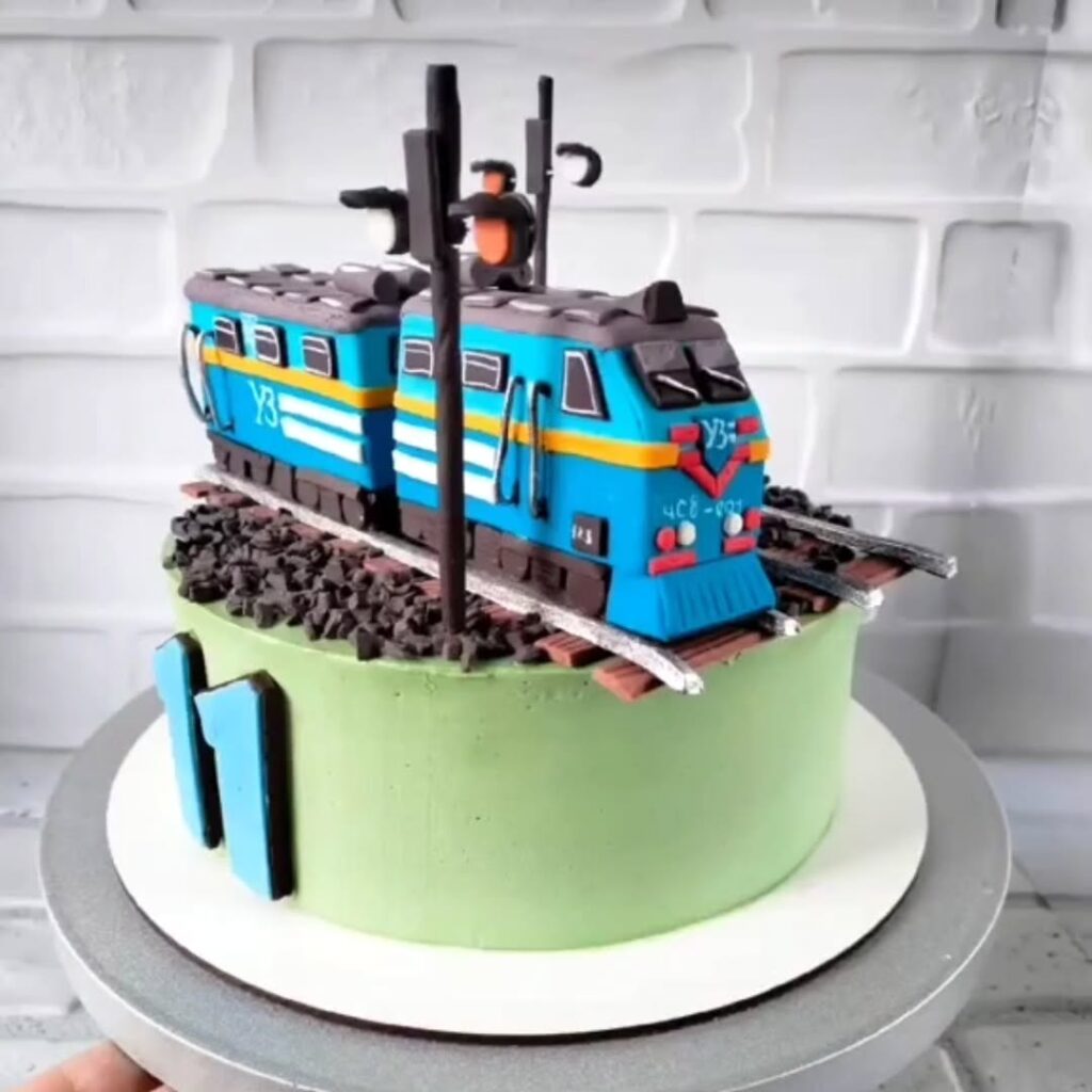 Торт машинисту поезда