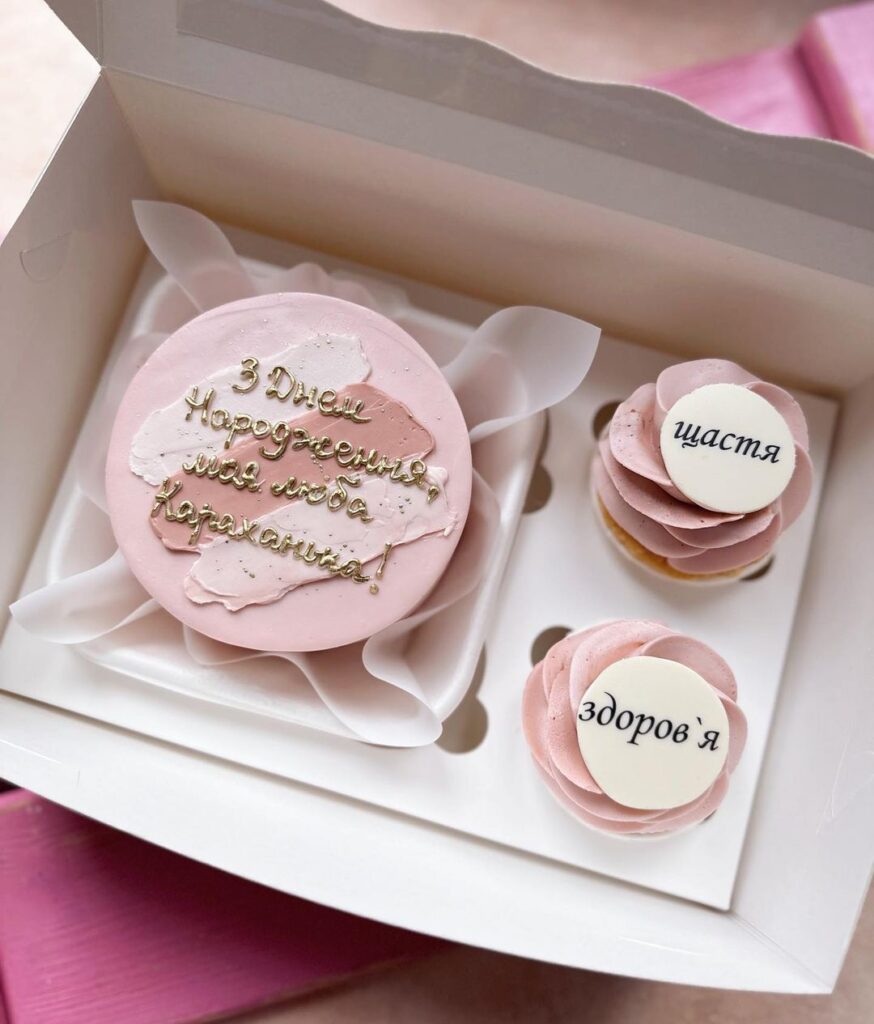 Капкейки и бенто торт