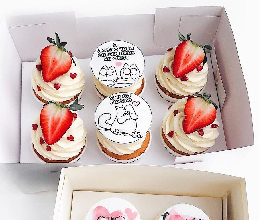 Капкейки с клубникой