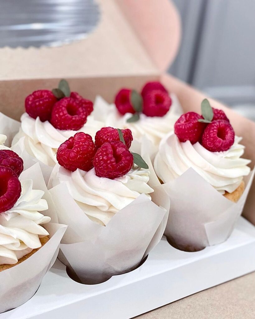 Капкейки с малиной