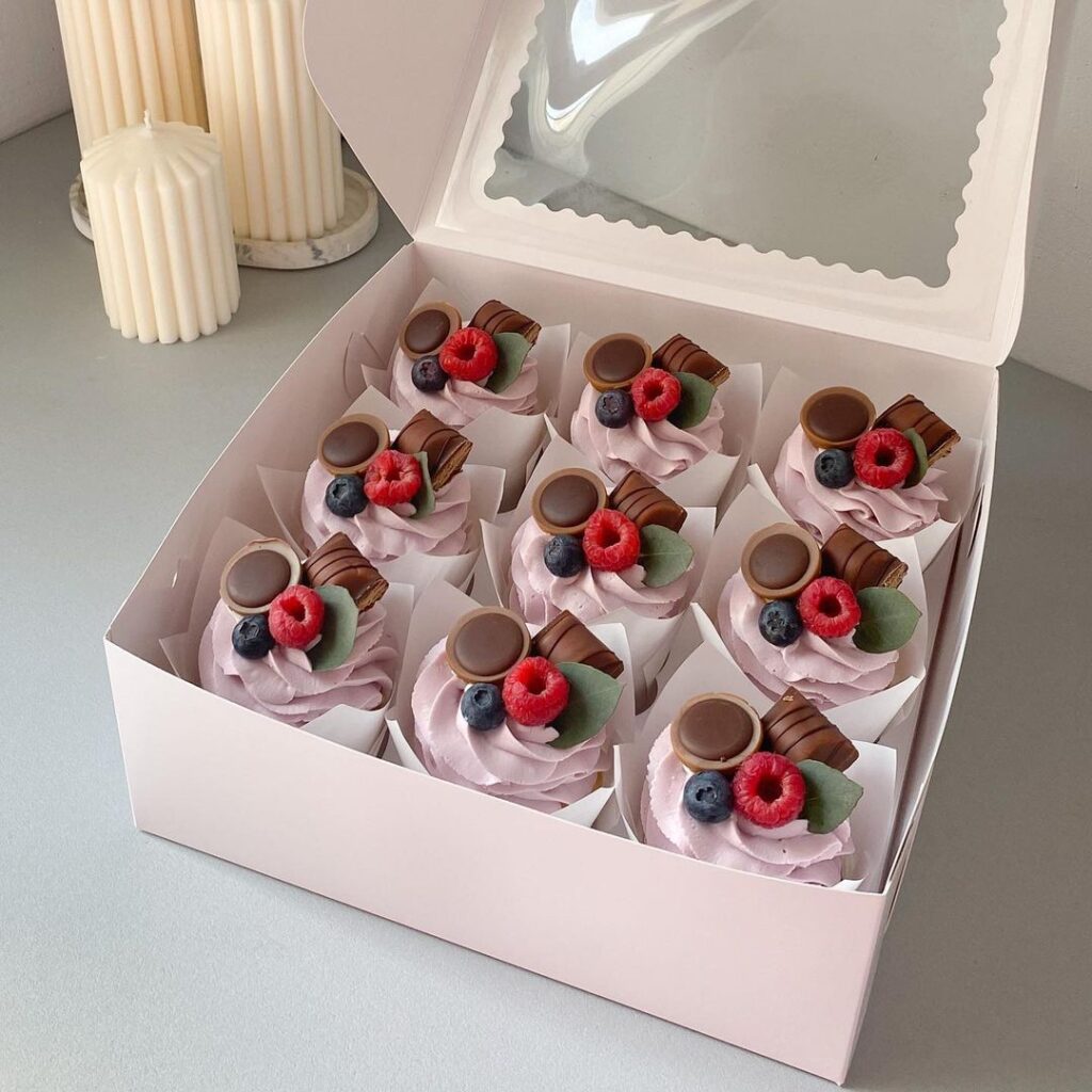 Капкейки с розовым кремом