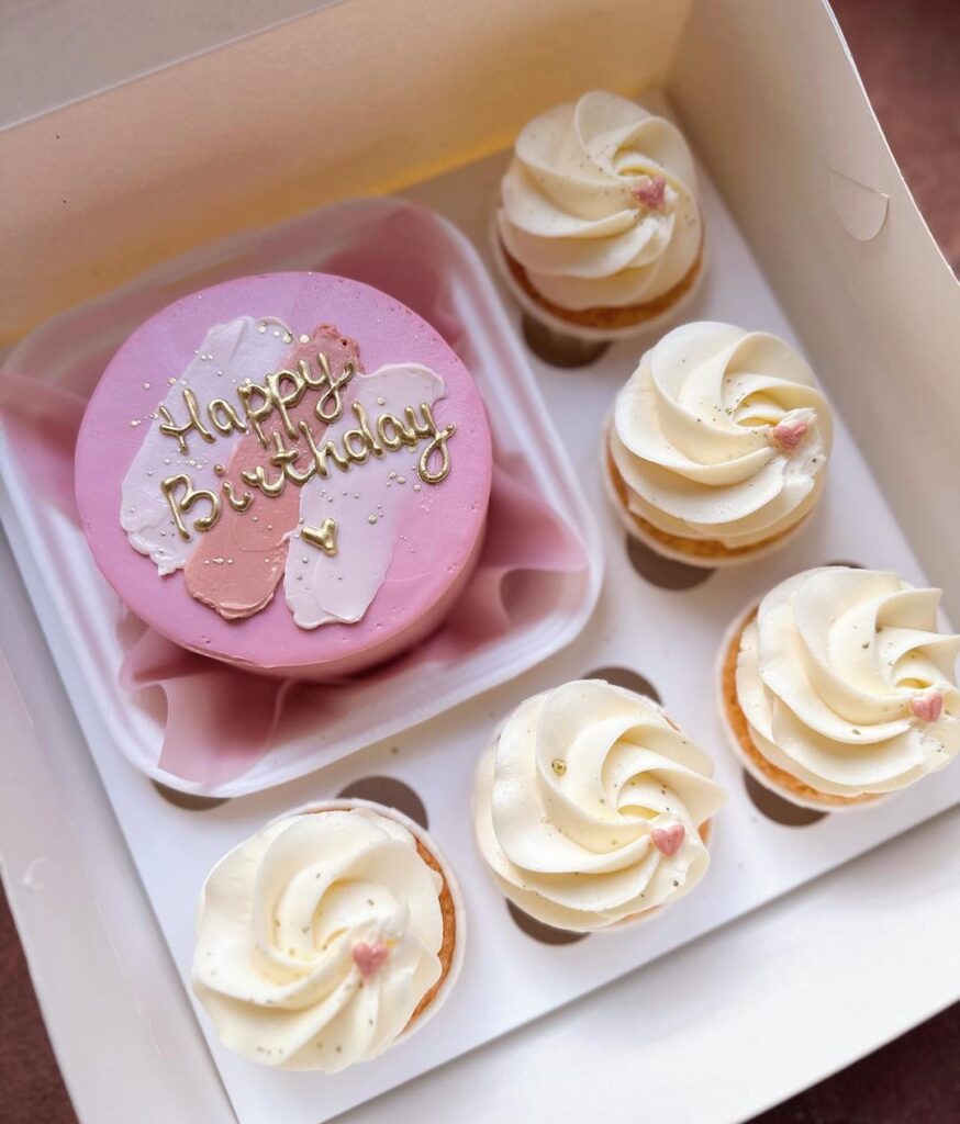 Капкейки и бенто торт на день рождения