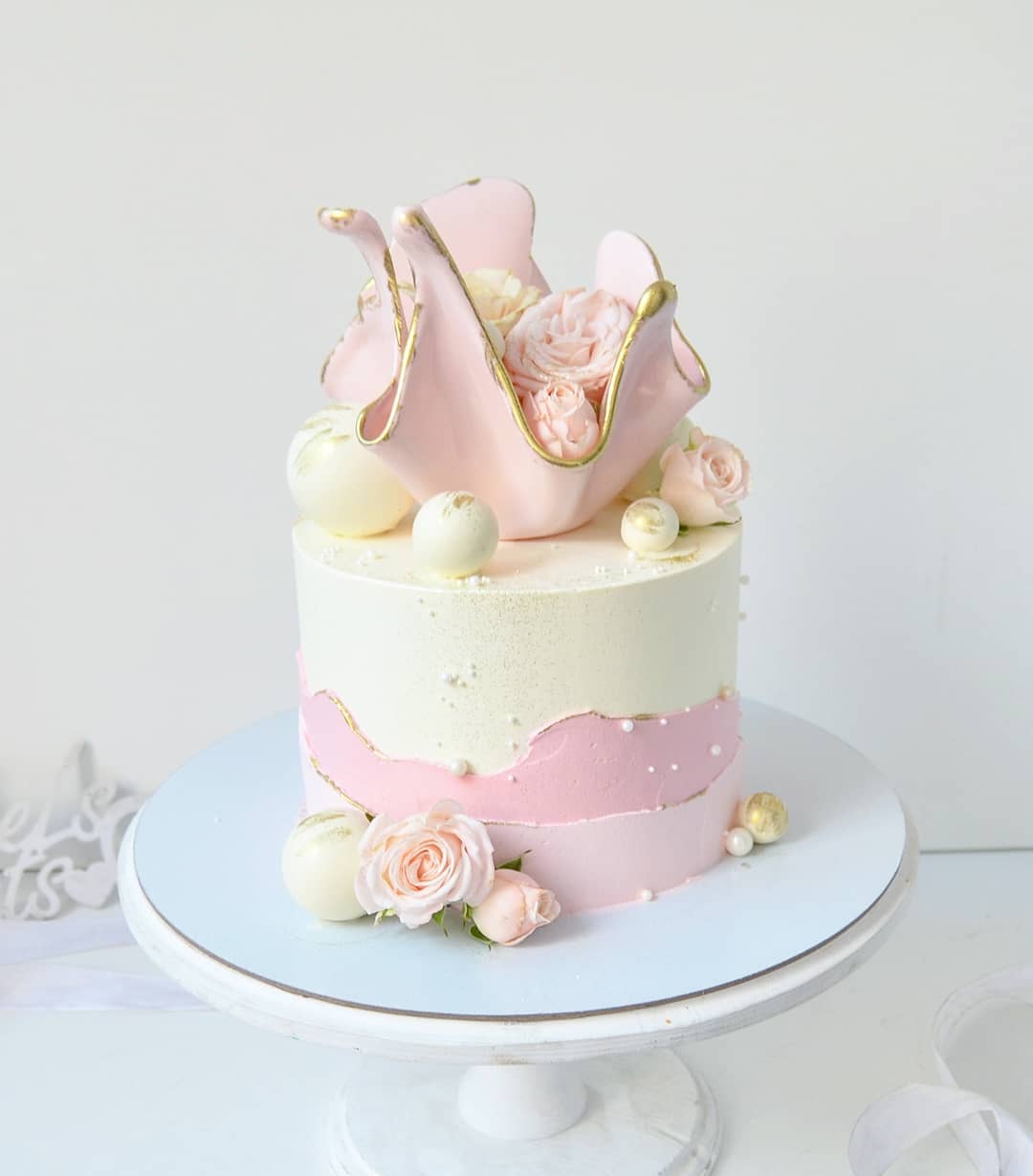 Кремовый торт с цветами