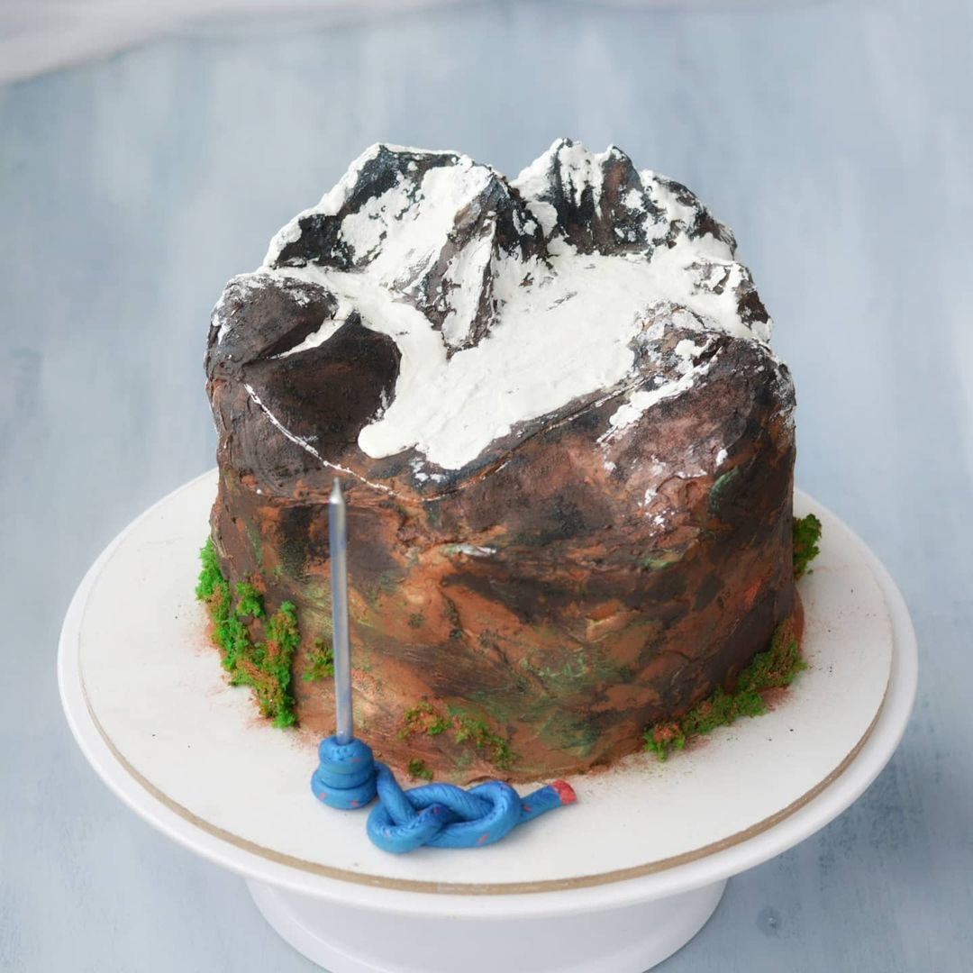 Торт в виде гор