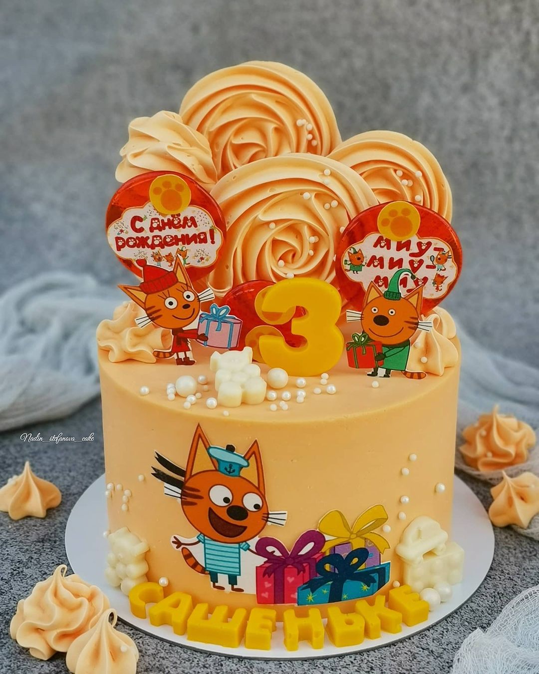 Торт с котиками