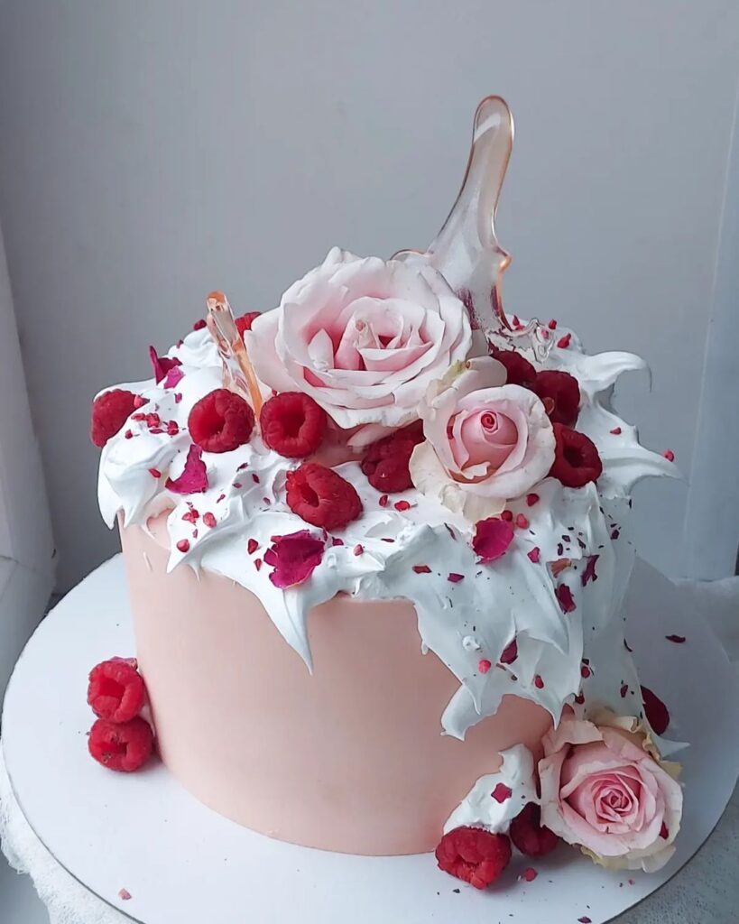 Оригинальный свадебный торт