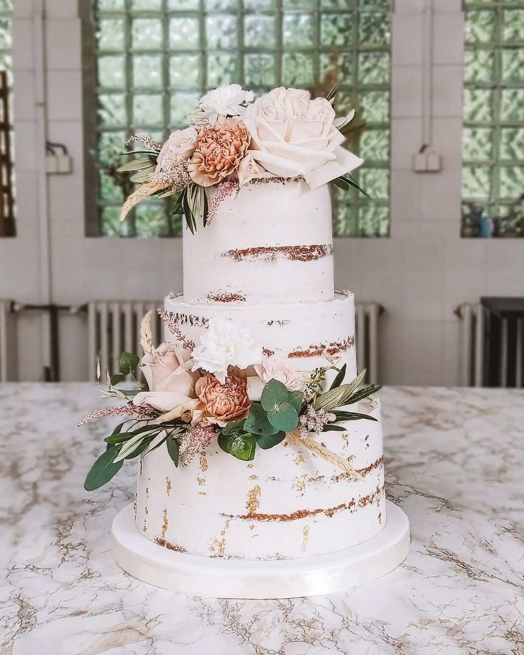 Открытый свадебный торт