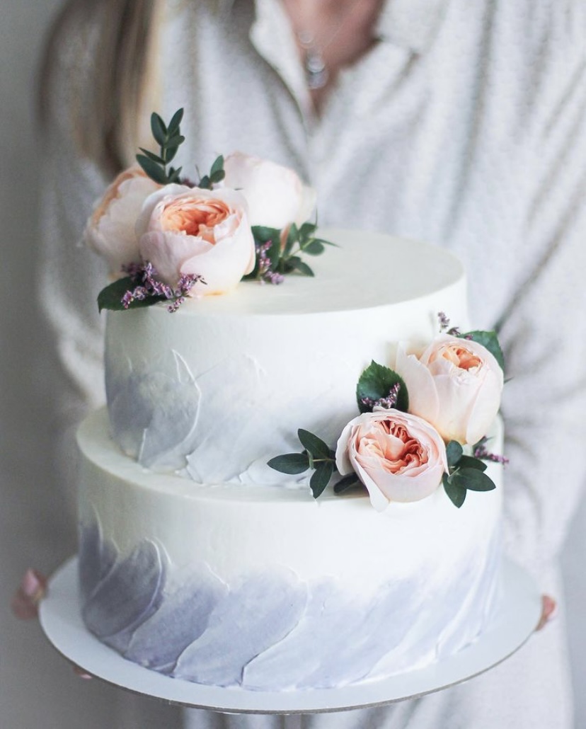 Бело-голубой тортик на свадьбу