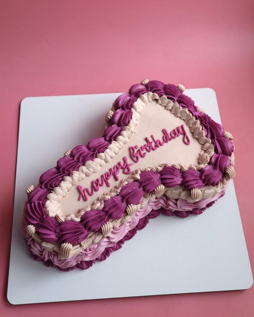 Эротический кремовый торт