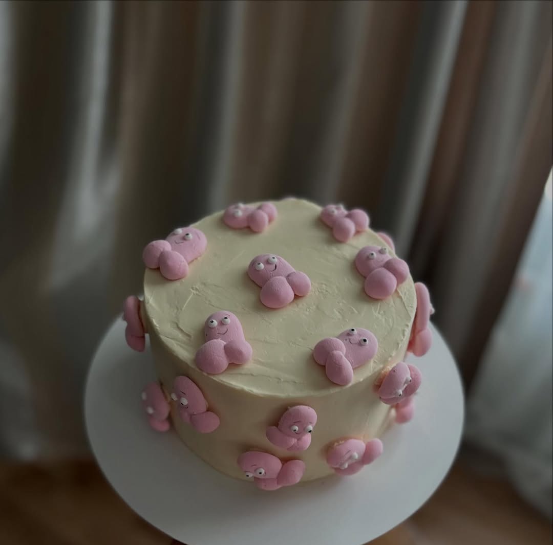 Эротический смешной торт