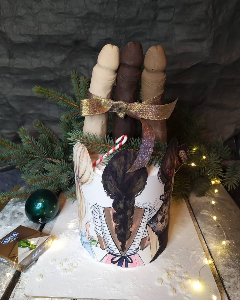 Эротический торт для подруги