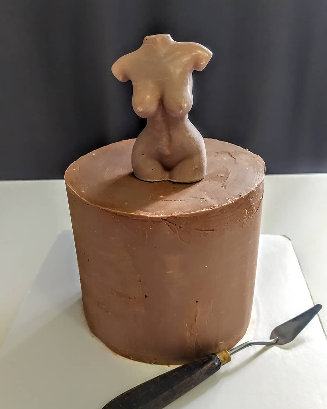 Торт с фигуркой женского тела